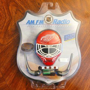 NHL HOCKEY RADIO - *VINTAGE* Radio Shack AM/FM With Headphones, Neck Strap